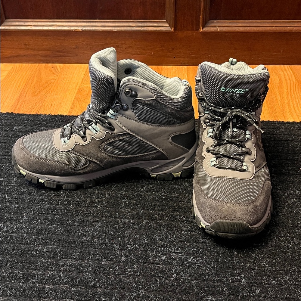 Hi-Tec Altitude Lite WP W US 8 Women Boots hiking trail dri-tec waterproof gray